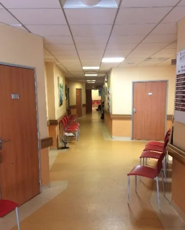 Ваэль Карашули (Dr Waël KARACHOULI) — врач гинеколог-акушер