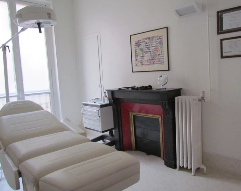 Dr Pressian Paraskevov - врач общей практики (терапевт)