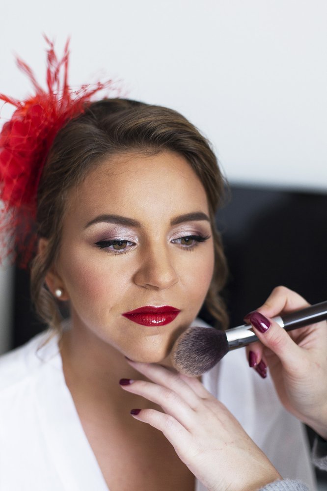 Татьяна — профессиональный визажист и парикмахер