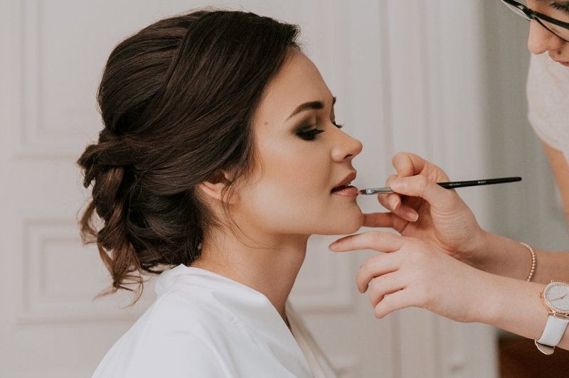 Татьяна — профессиональный визажист и парикмахер